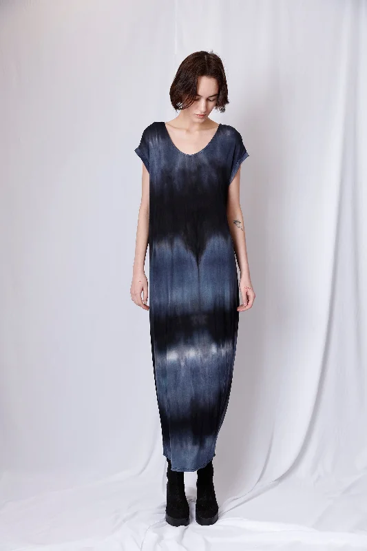 Deep Discounts shift dressshift dressROUND NECK TIE DYED MAXI DRESS