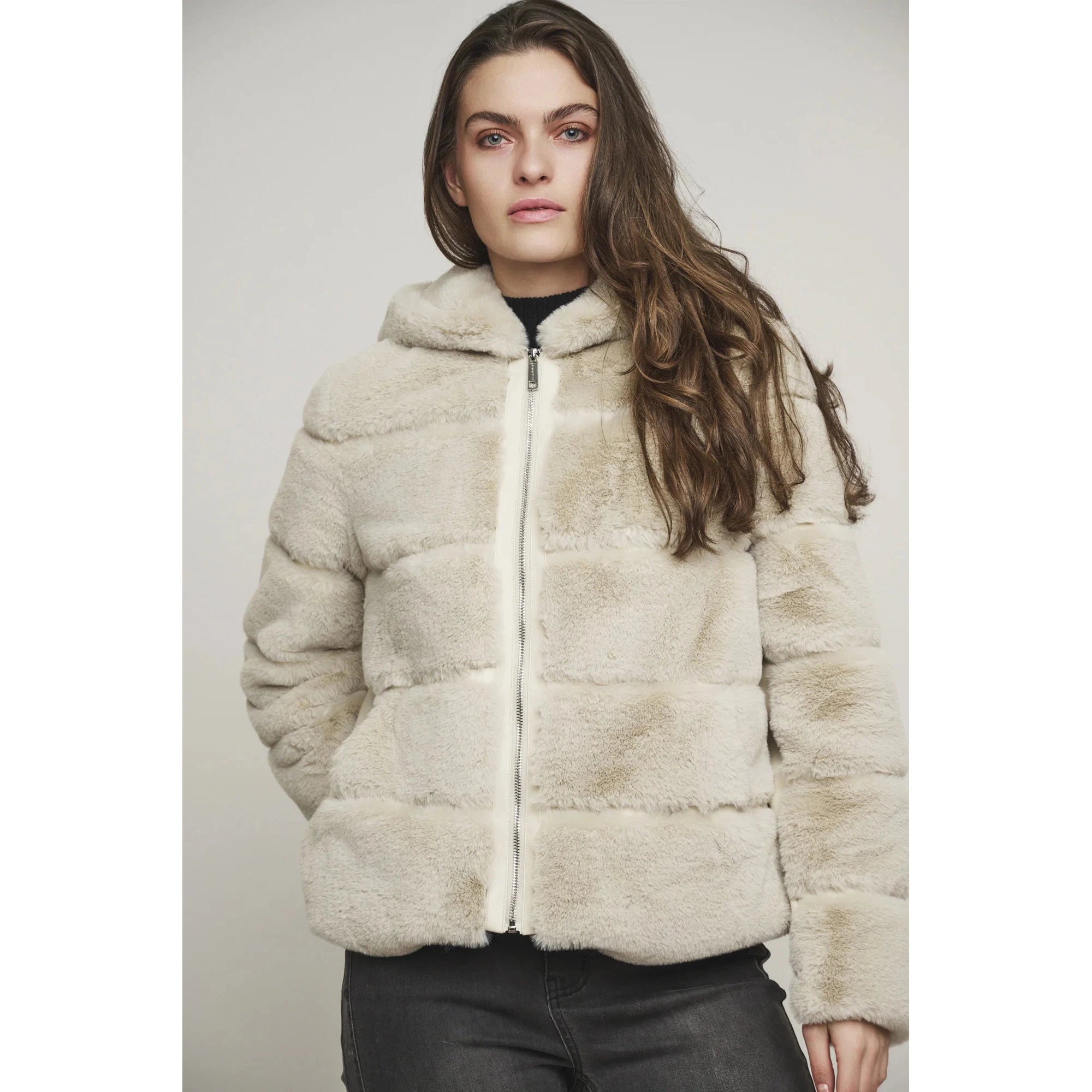 Deal Dash chic padded coatRino & Pelle Aza Short Faux Fur Jacket with Hood