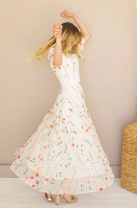 Don't Miss Diana Embroidered Ivory Floral Dress - DM Exclusive