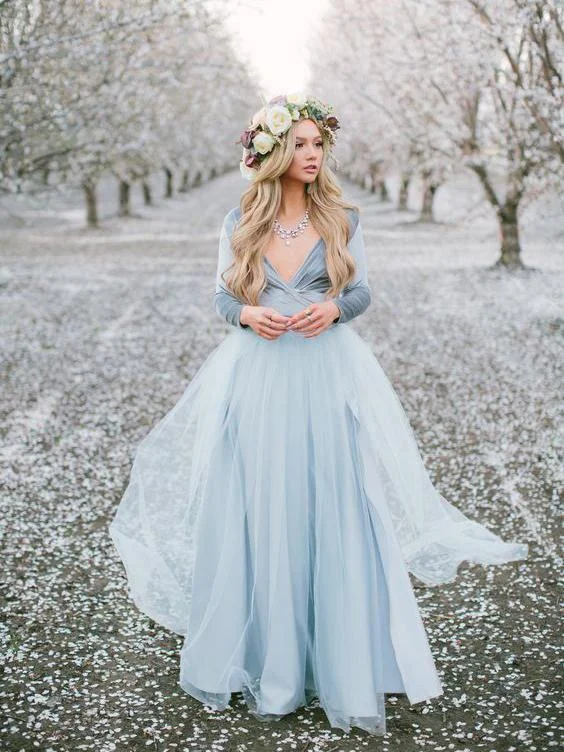 Last Chance Deep V neck Boho Wedding Dress With Long Sleeve Rustic Wedding Dresses NA4005