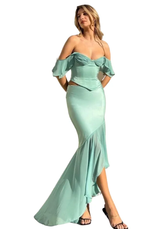 Don't Miss winter dresswinter dressHOUSE OF CB Isabella Corset & Lila Skirt - RRP $389 Don't Miss winter dresswinter dressHOUSE OF CB Isabella Corset & Lila Skirt - RRP $389